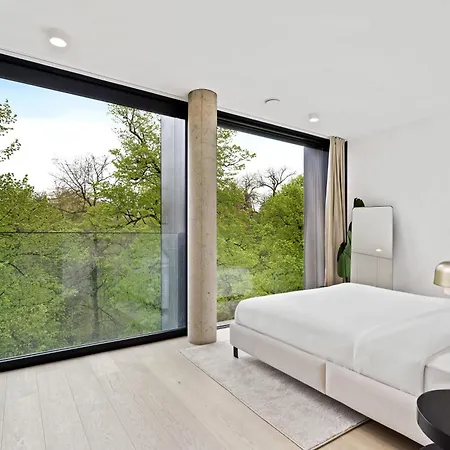 Chic 80sqm Luxe Apt - Heart Of City