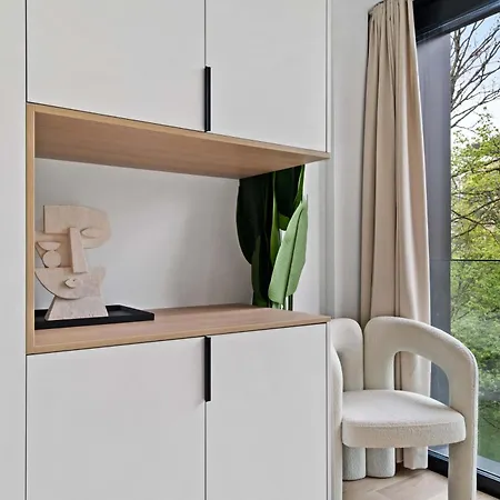 Chic 80sqm Luxe Apt - Heart Of City *